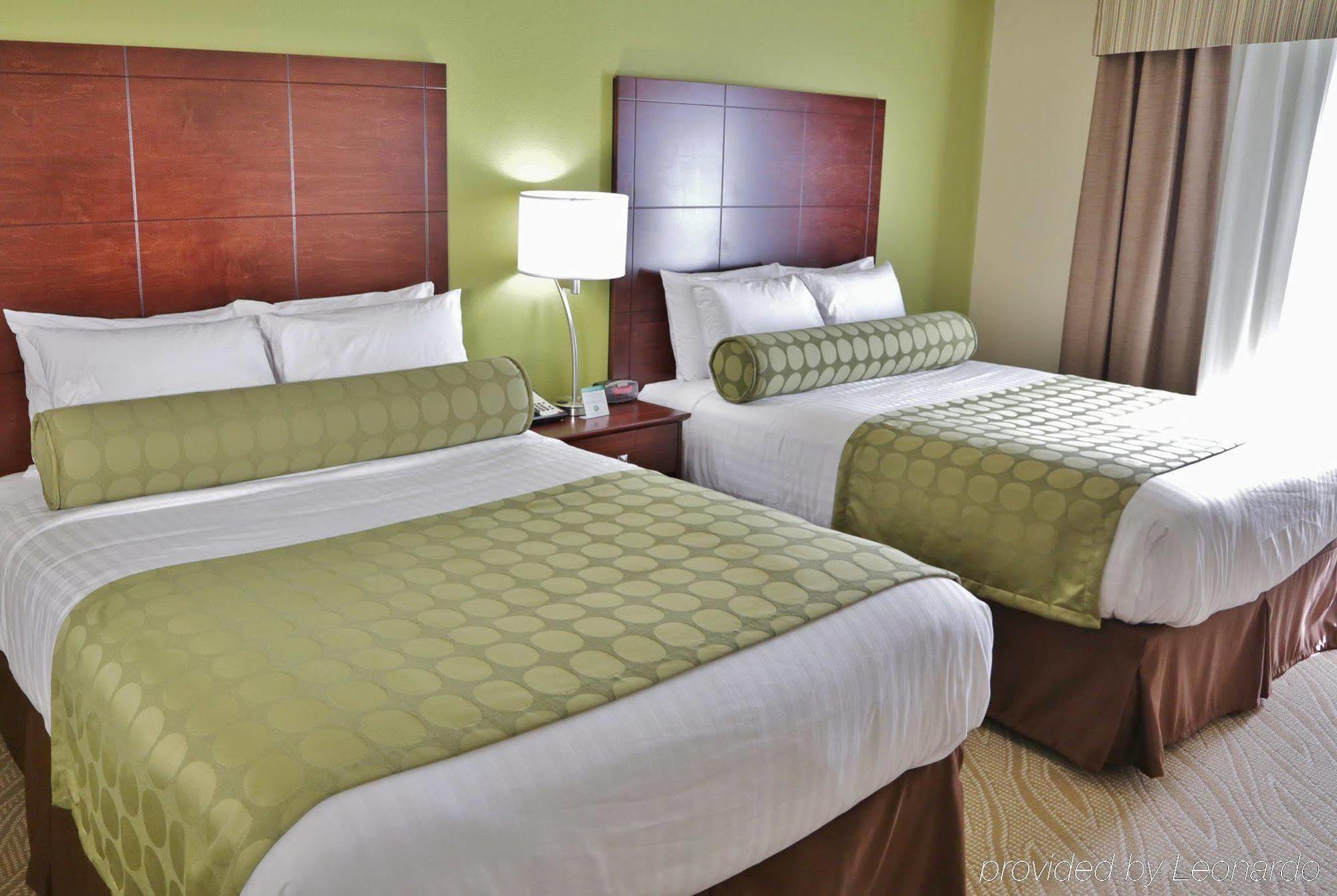 Cobblestone Inn & Suites - Holyoke Exteriör bild